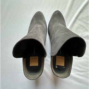 DOLCE VITA // GREY SUEDE BOOTS // SIZE 10